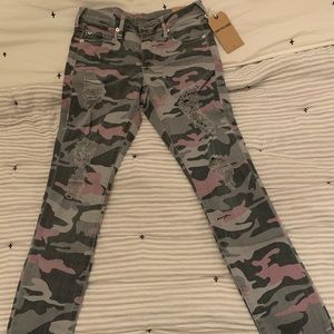 True Religion mid rise Halle super skinny